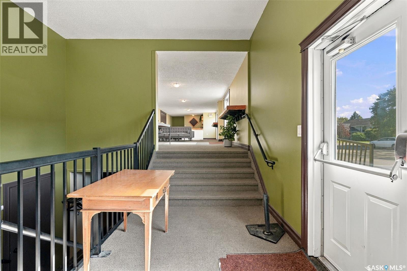 208 Main STREET W, Warman — photo 4