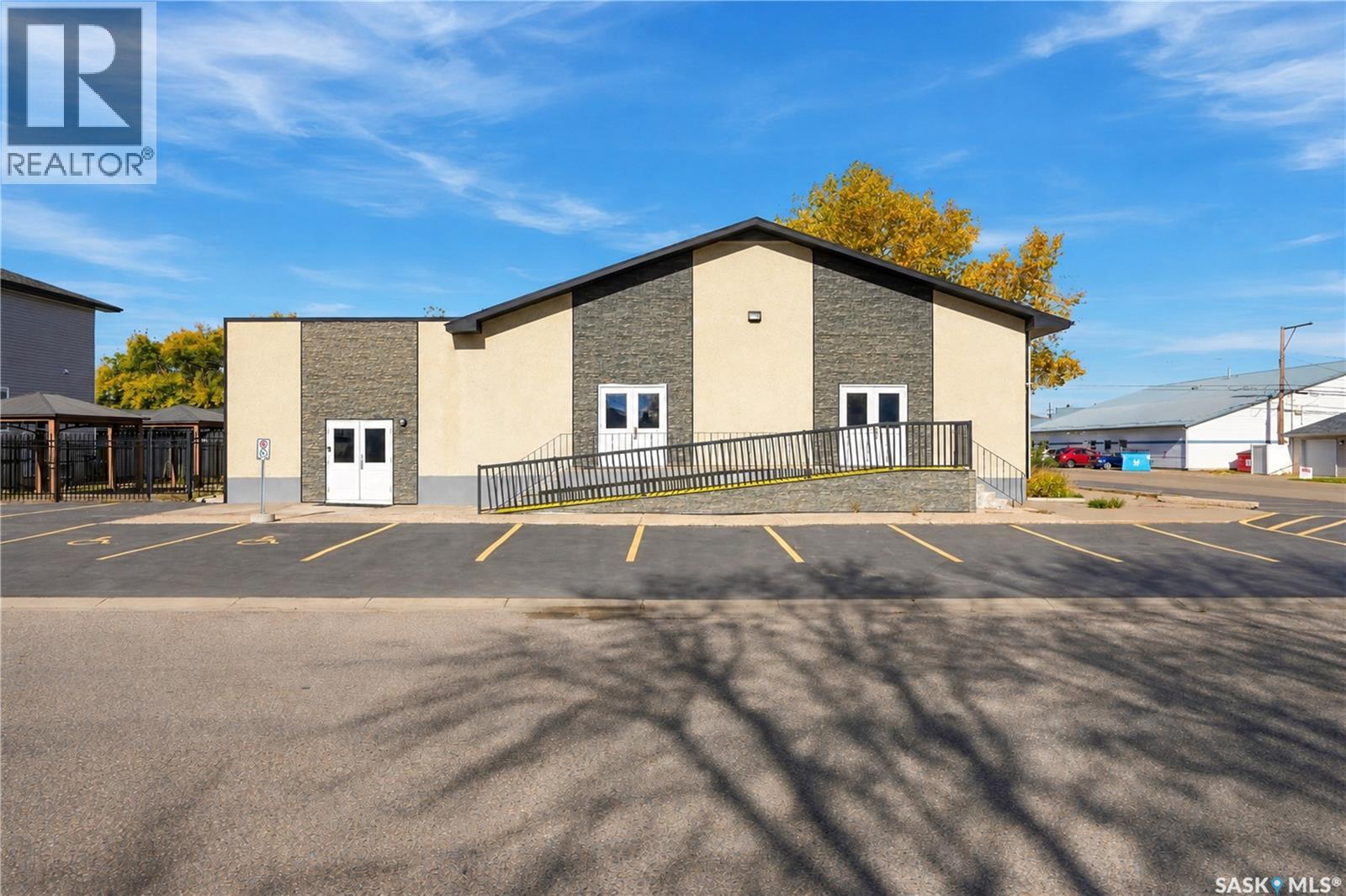 208 Main STREET W, Warman