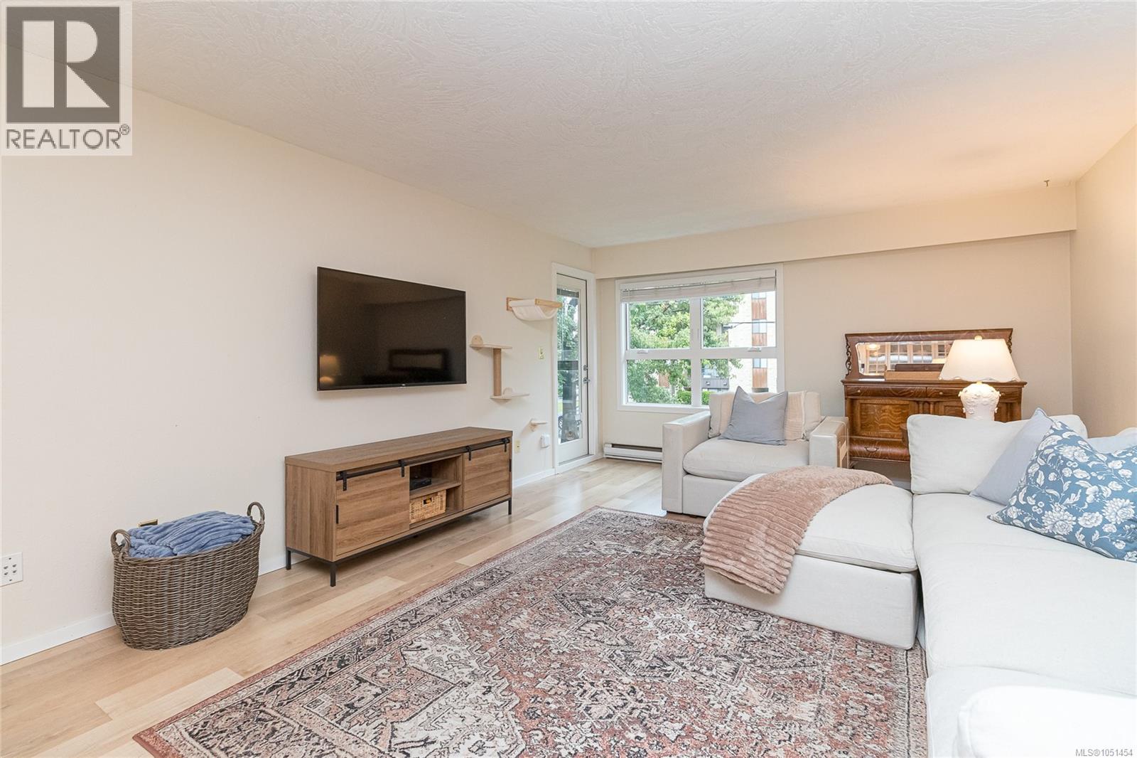 #205 1610 Jubilee Ave - 10