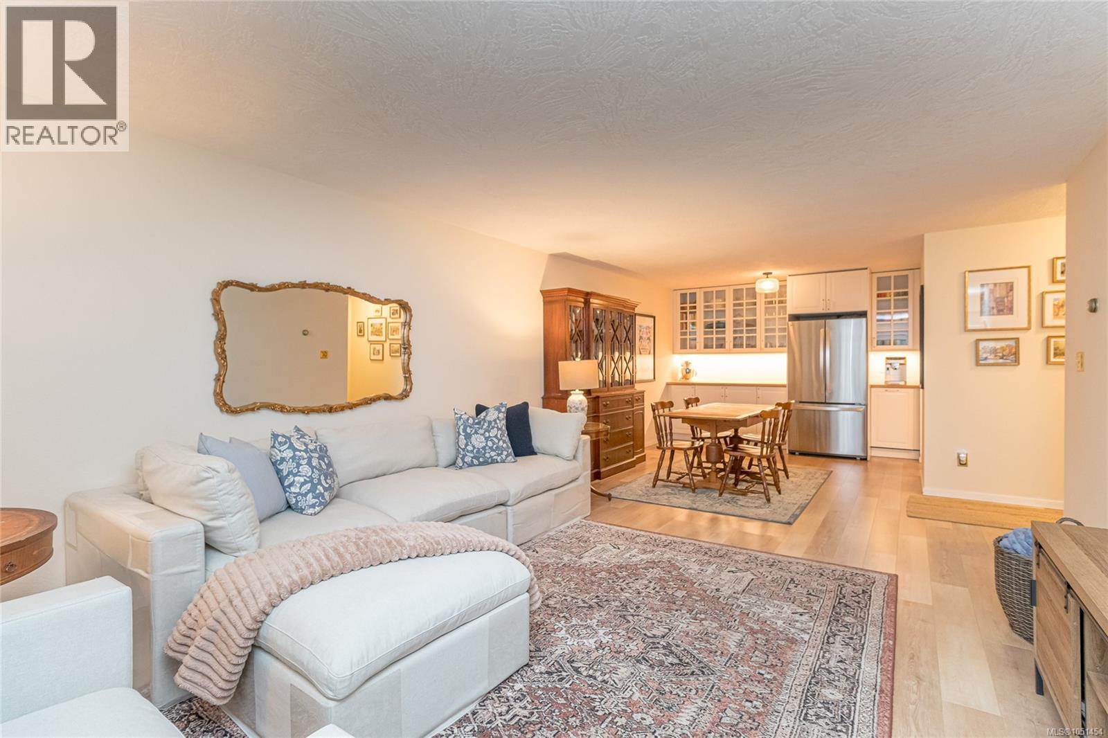 #205 1610 Jubilee Ave - 11