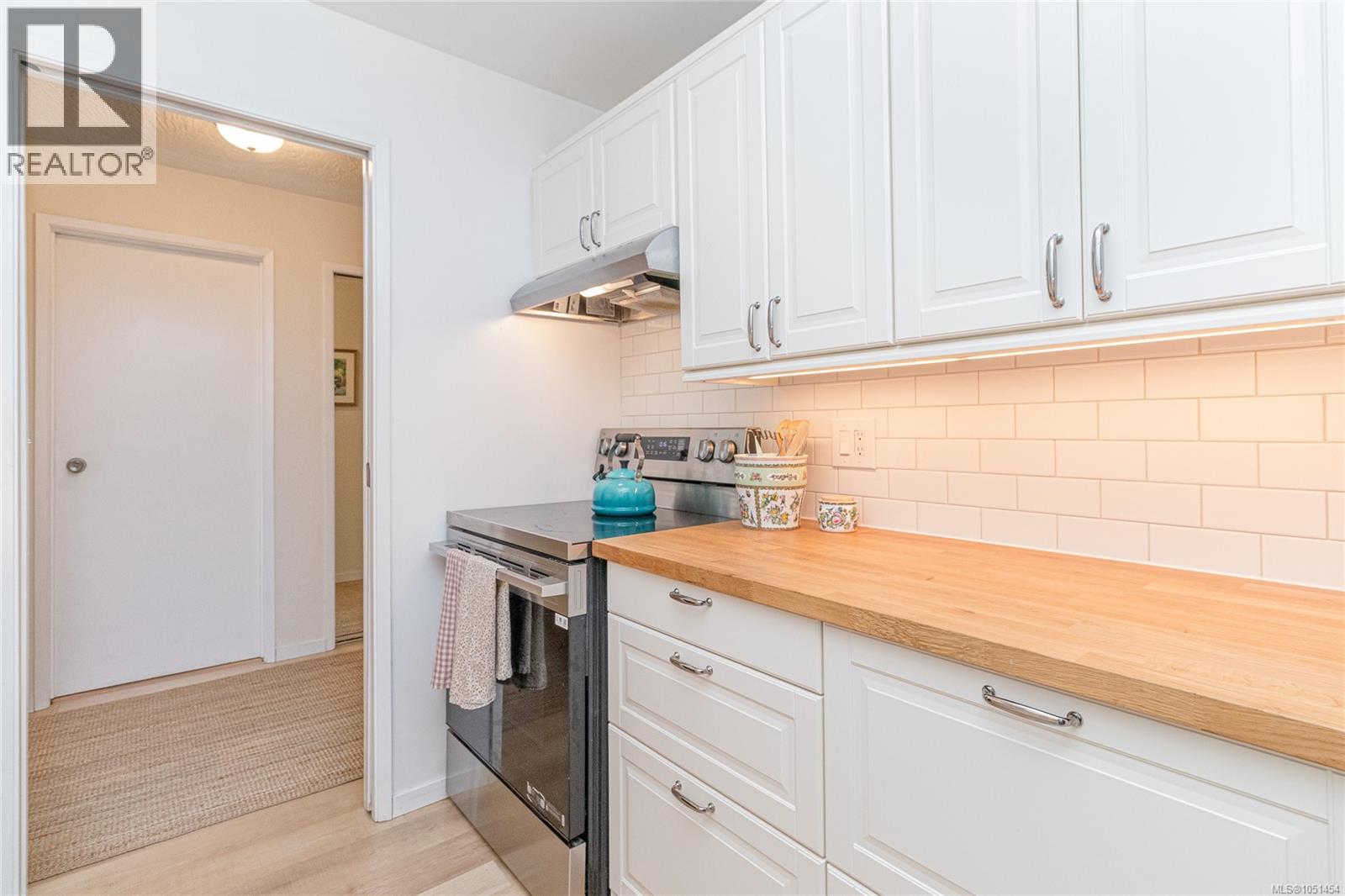 #205 1610 Jubilee Ave - 19