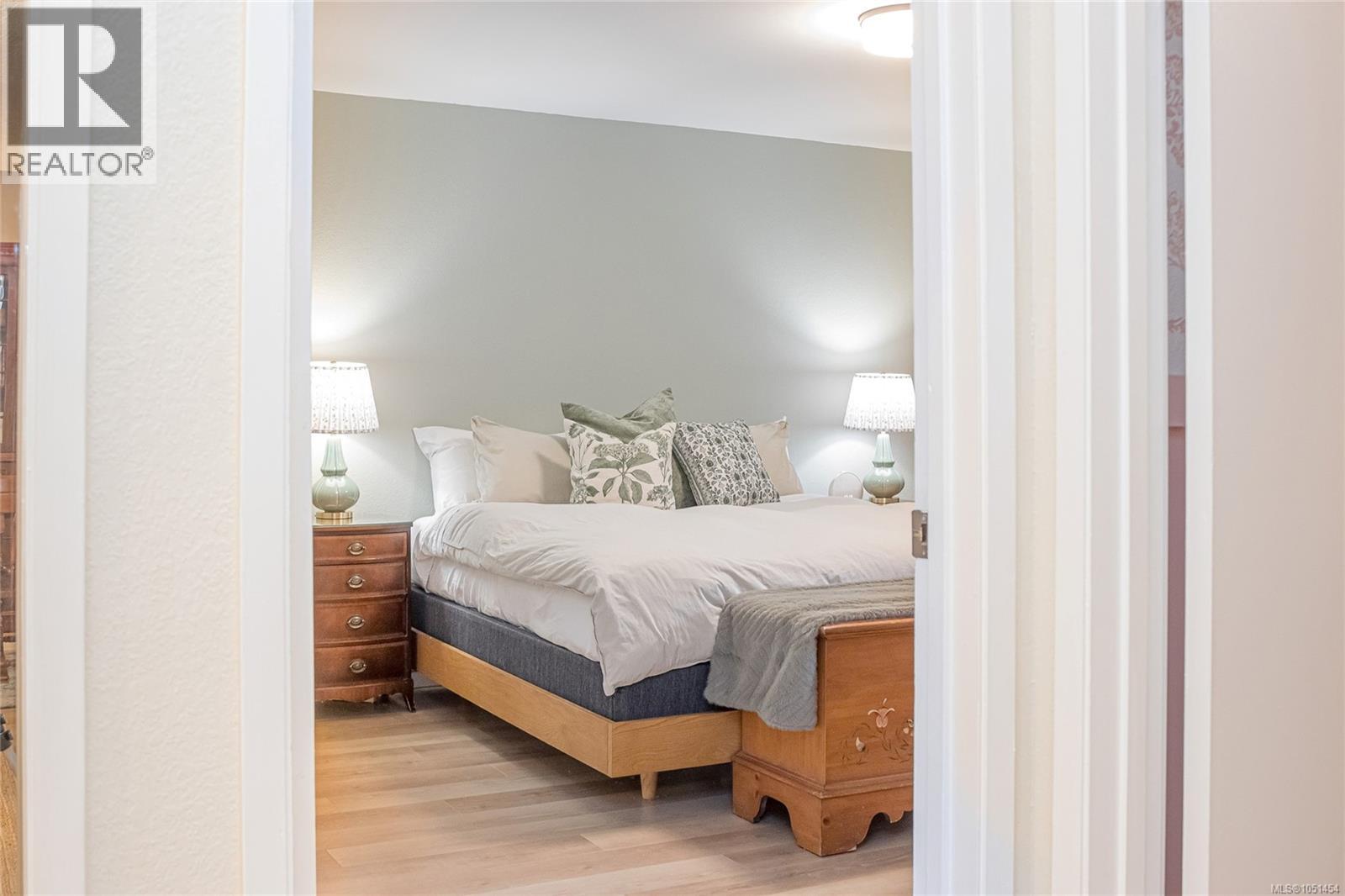#205 1610 Jubilee Ave - 26