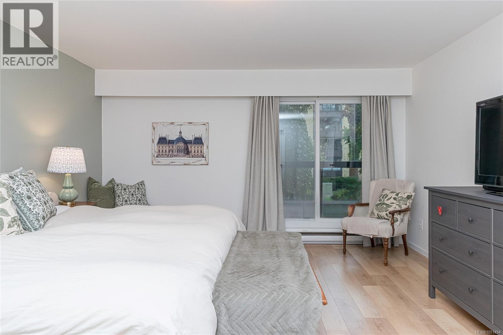 #205 1610 Jubilee Ave - 28