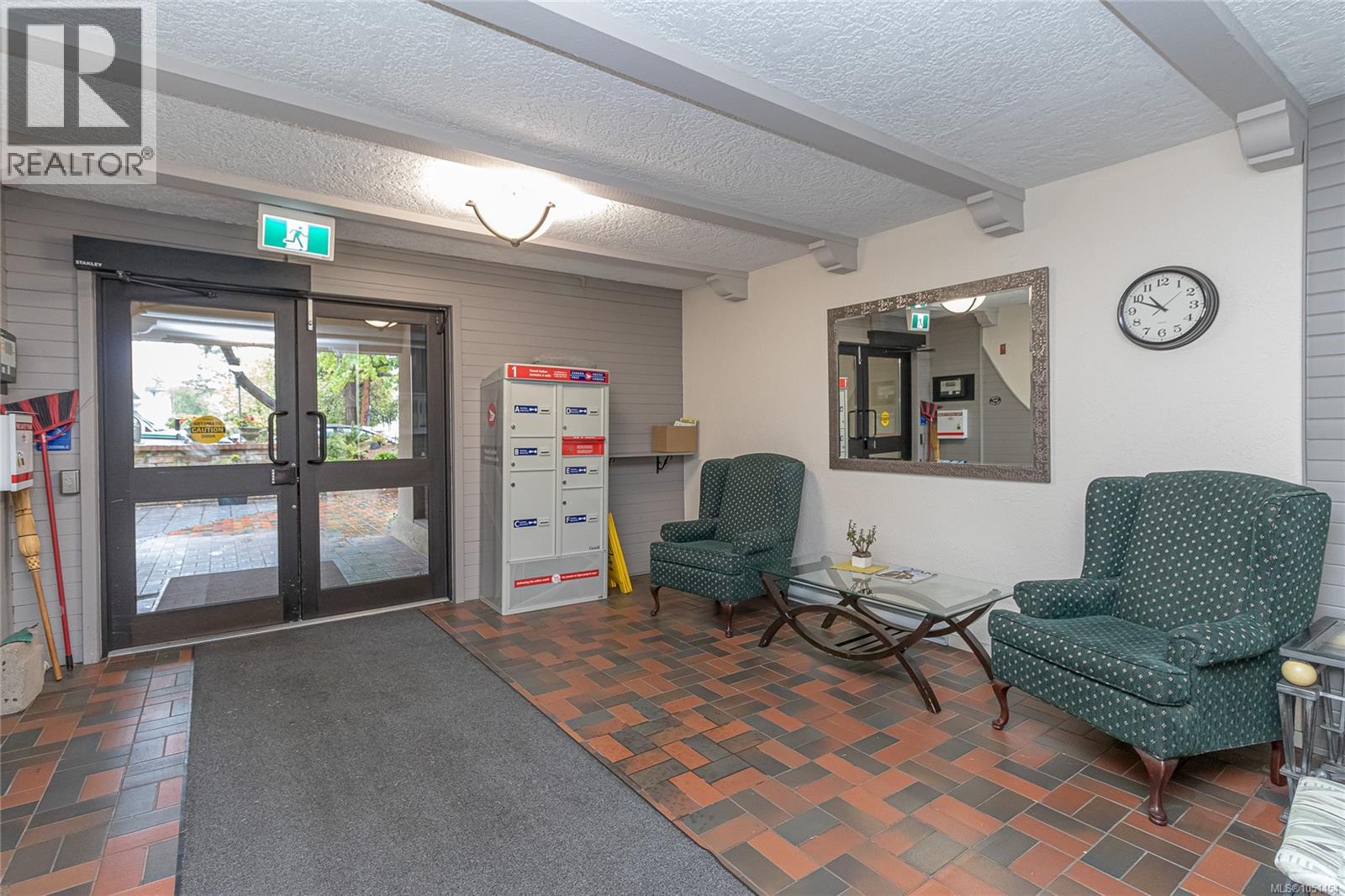 #205 1610 Jubilee Ave - 4