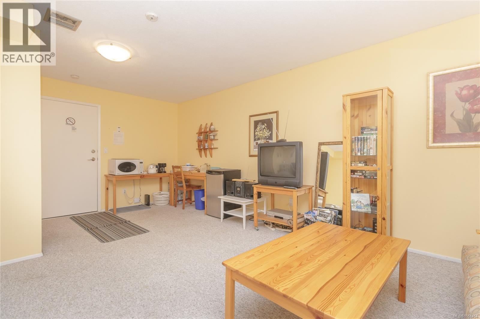 #205 1610 Jubilee Ave - 41