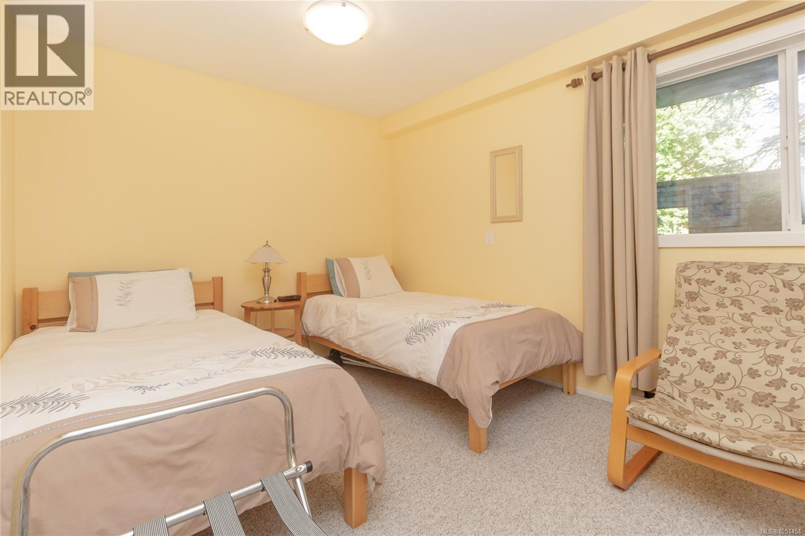205 1610 Jubilee Avenue, Victoria
