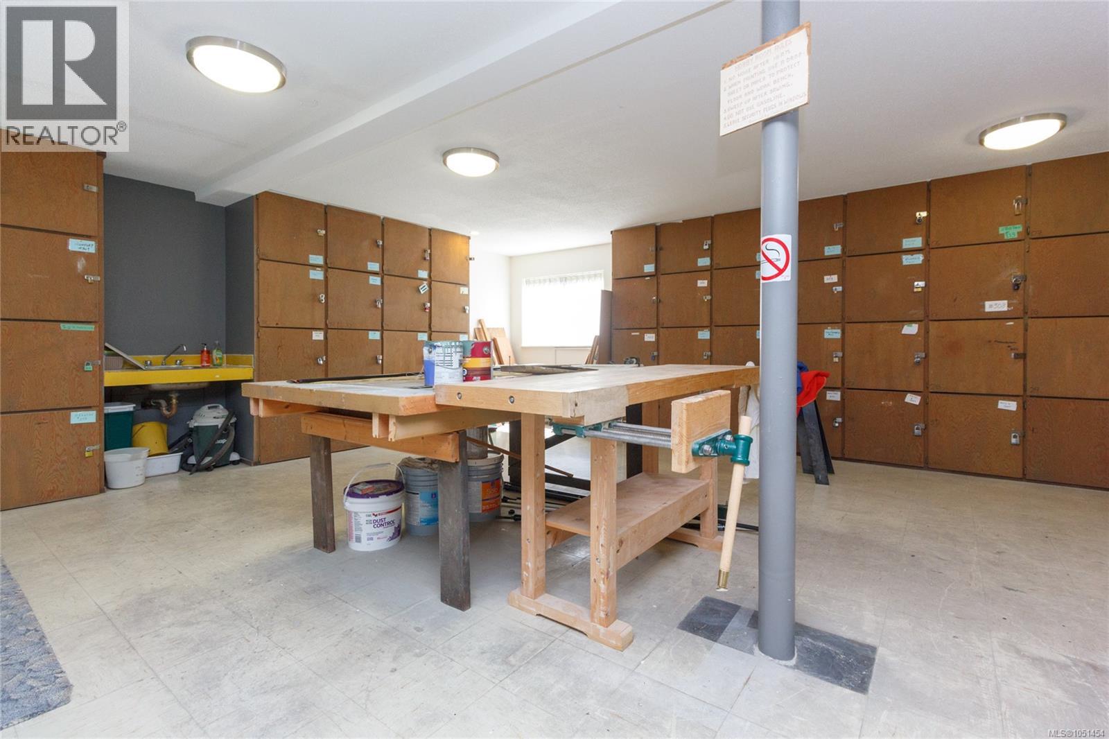 205 1610 Jubilee Avenue, Victoria