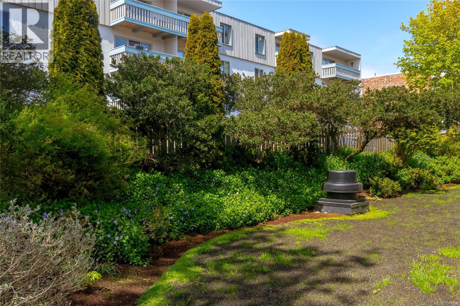 205 1610 Jubilee Avenue, Victoria