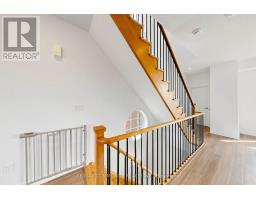 221 Harding Park Street, Newmarket, ON L3Y0E3 Photo 10