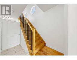 221 Harding Park Street, Newmarket, ON L3Y0E3 Photo 8
