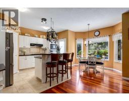 5pc Bathroom - 142 Springbank Crescent Sw, Calgary, AB T3H3S6 Photo 11