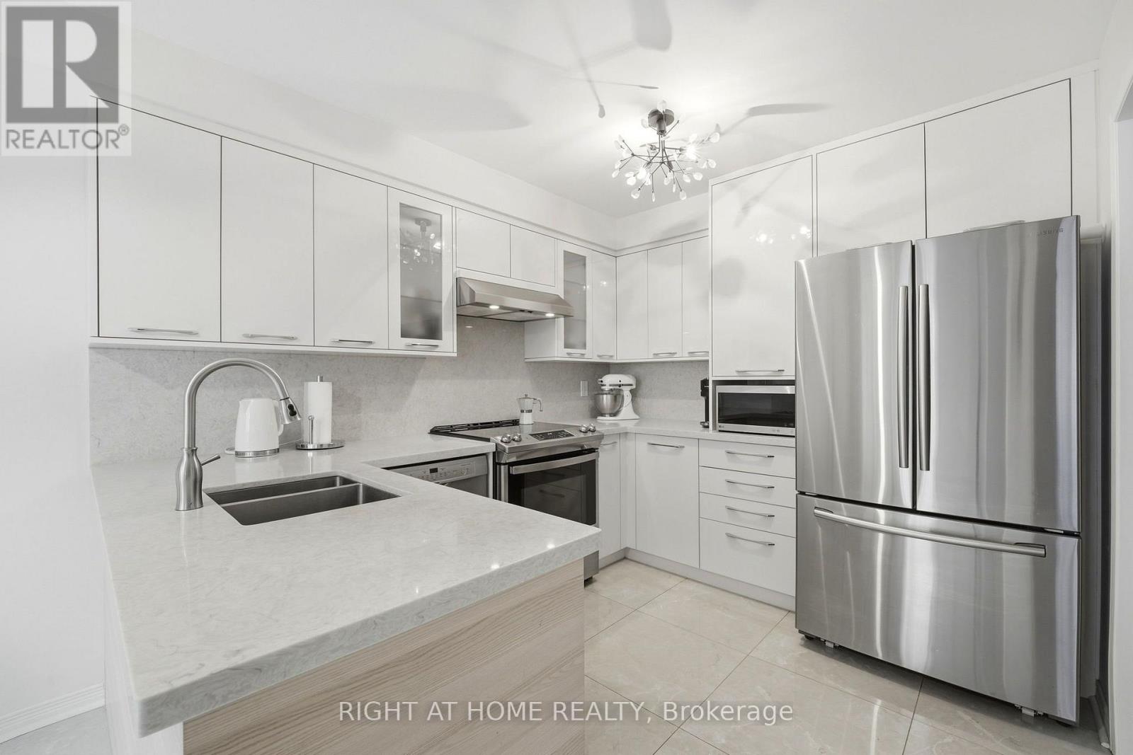 2 - 23 WEST DEANE PARK DRIVE, Toronto (Eringate-Centennial-West Deane) — photo 10