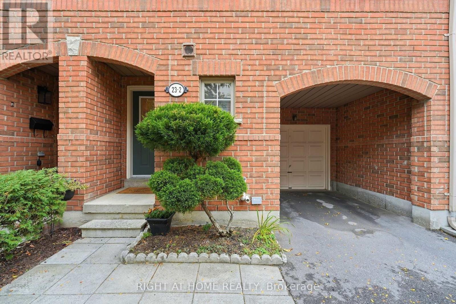 2 - 23 WEST DEANE PARK DRIVE, Toronto (Eringate-Centennial-West Deane) — photo 2