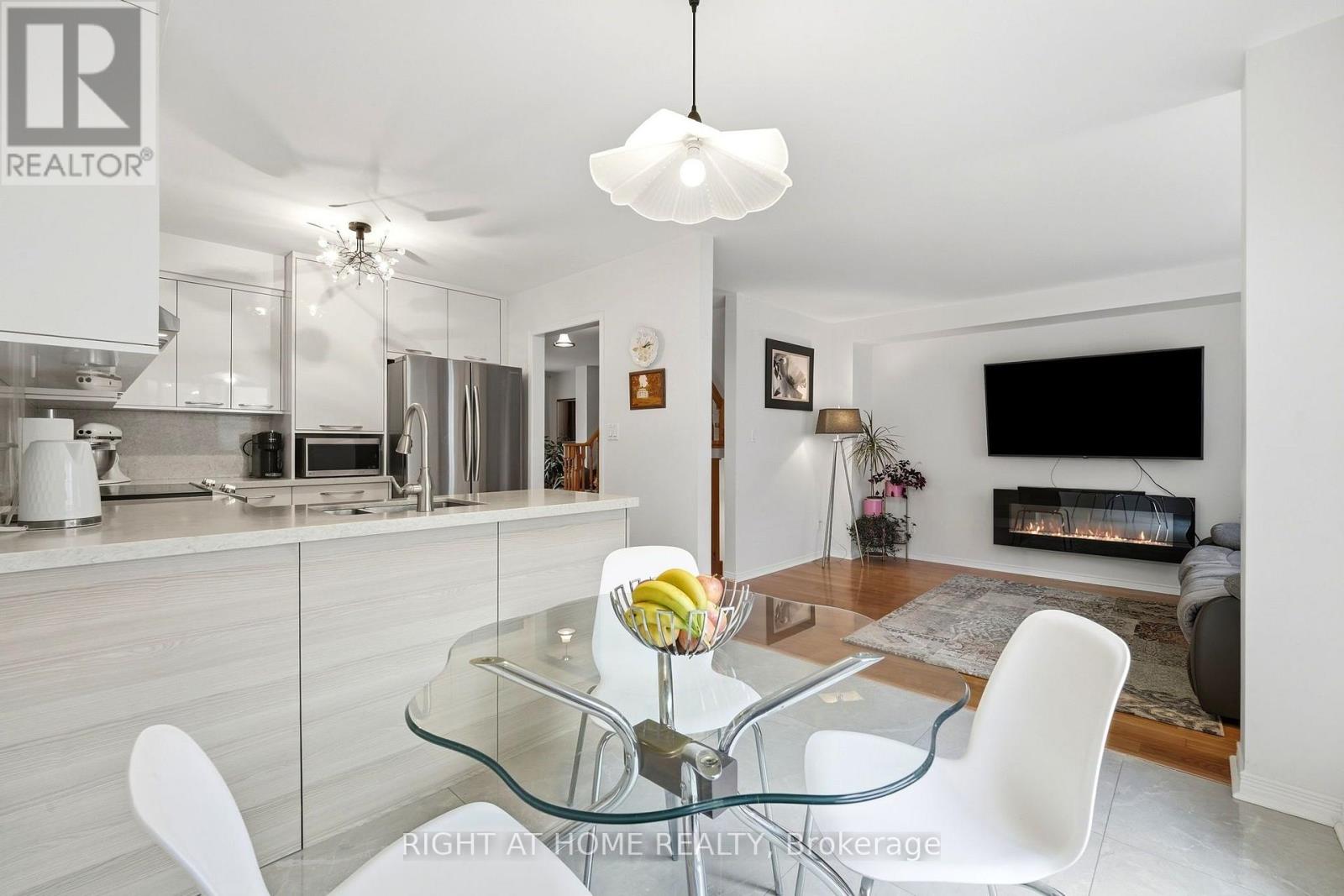2 - 23 WEST DEANE PARK DRIVE, Toronto (Eringate-Centennial-West Deane) — photo 6