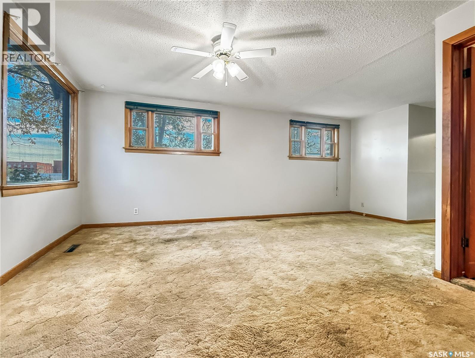 206 6th AVENUE NW - 5