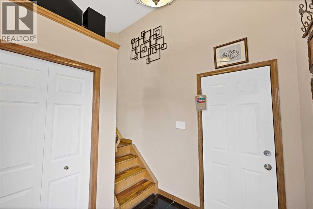 157 Saratoga Close NE - Image 5