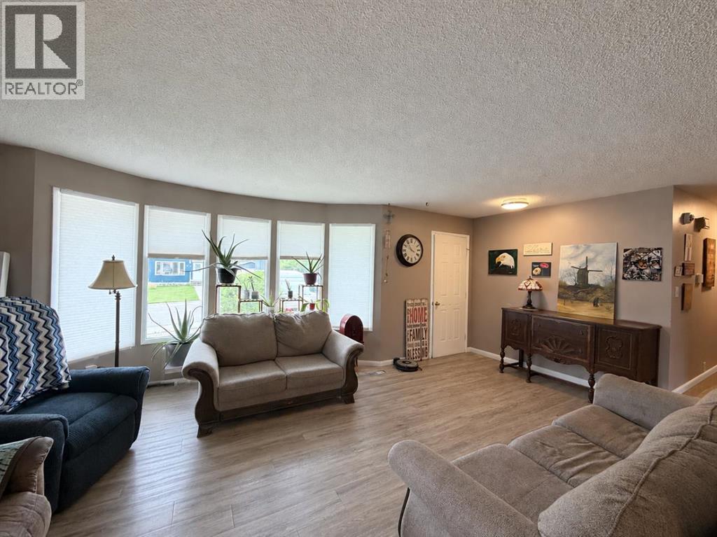 5746 9 Avenue - Image 17