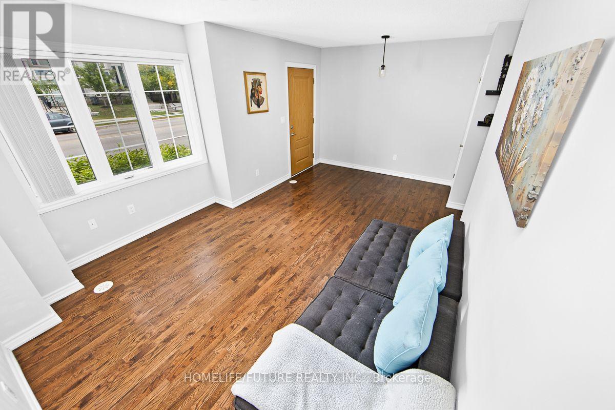 #7 3170 BOXFORD CRESCENT - 7
