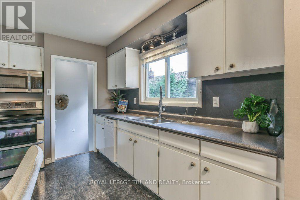 15 TALAVERA CRESCENT - Image 10
