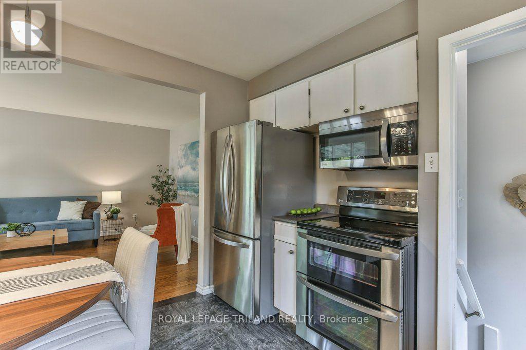 15 TALAVERA CRESCENT - Image 12
