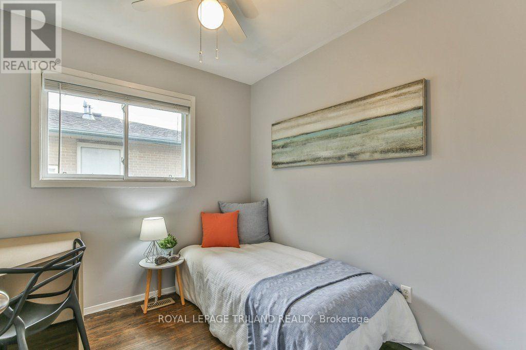 15 TALAVERA CRESCENT - 25