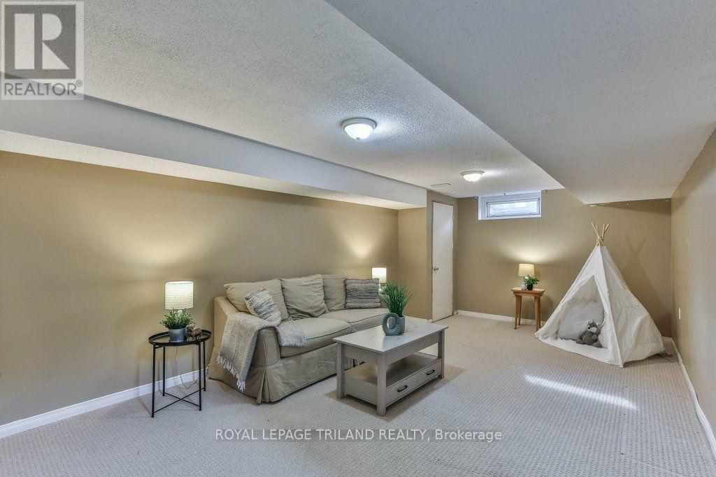 15 TALAVERA CRESCENT - 30