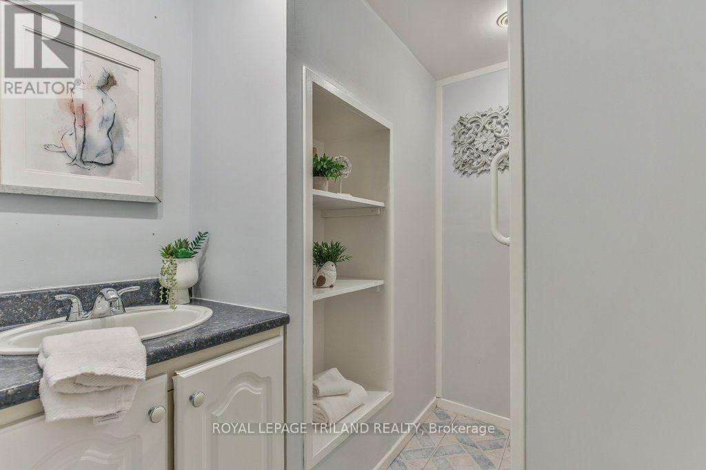 15 TALAVERA CRESCENT - 34
