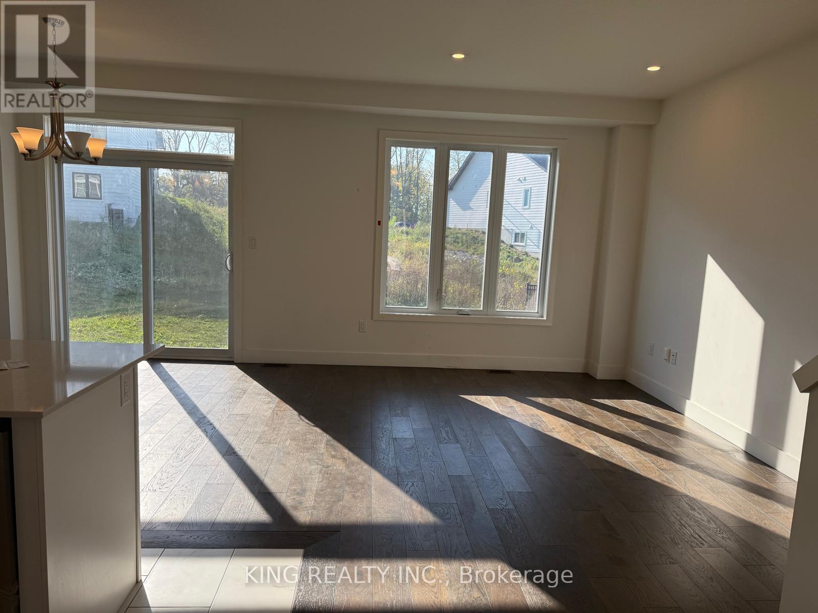 27 Christopher Court — photo 11