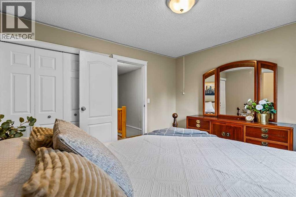 352056 Pine Ridge Drive W - 24