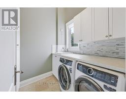 Bathroom - 5 River Stone Court, East Gwillimbury, ON L0G1V0 Photo 10