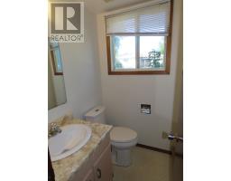 Bathroom - 32 Breton Rd, Sault Ste Marie, ON P6B5W6 Photo 7