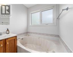 236 Edgebrook Gardens Nw, Calgary, AB T3A4Z9 Photo 19