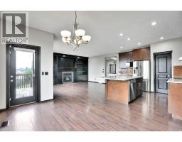 4pc Bathroom - 109 Pantego Terrace Nw, Calgary, AB T3K0J9 Photo 14