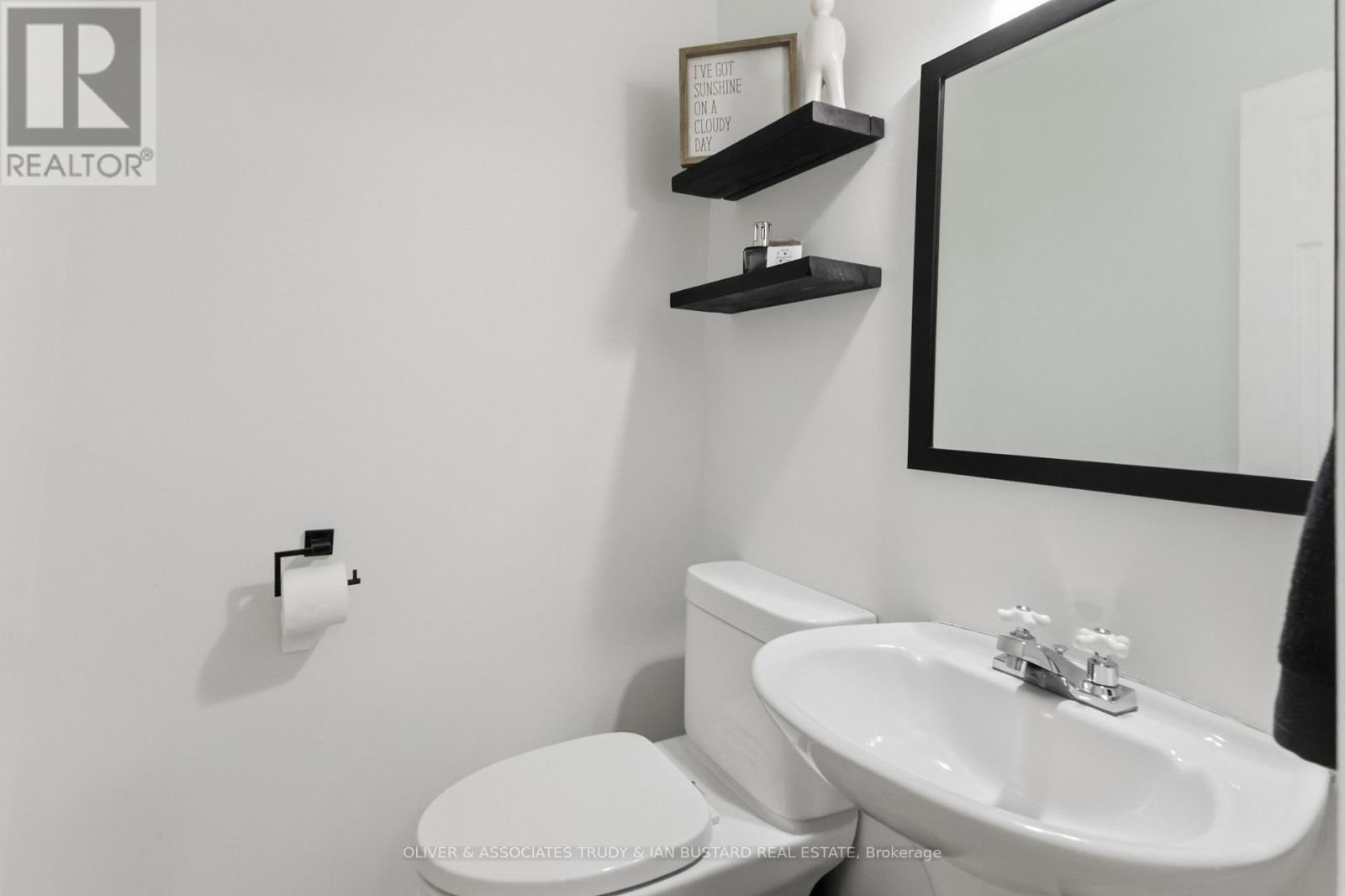 109 MCMASTER DRIVE E - Image 17