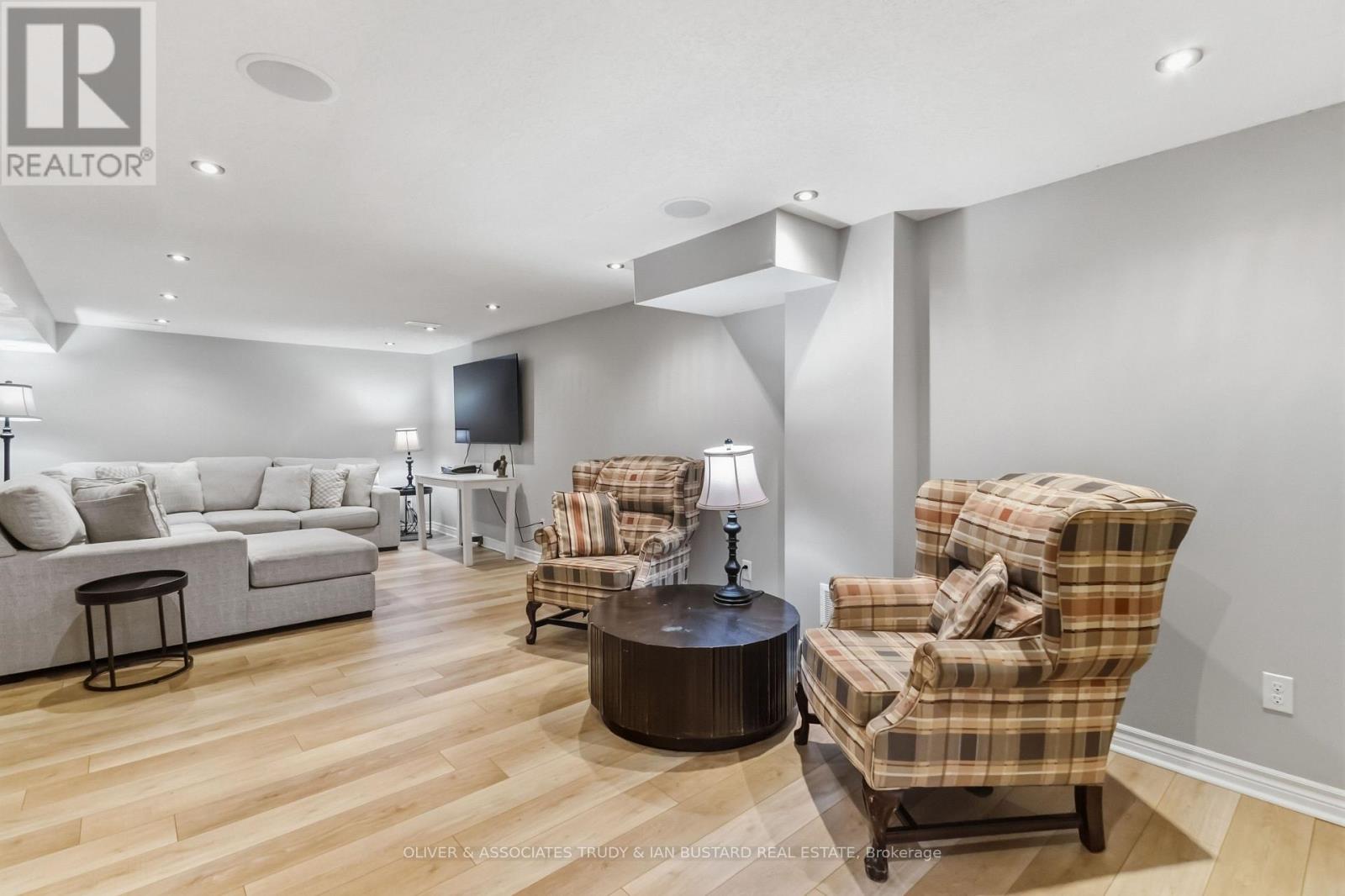 109 MCMASTER DRIVE E - Image 22