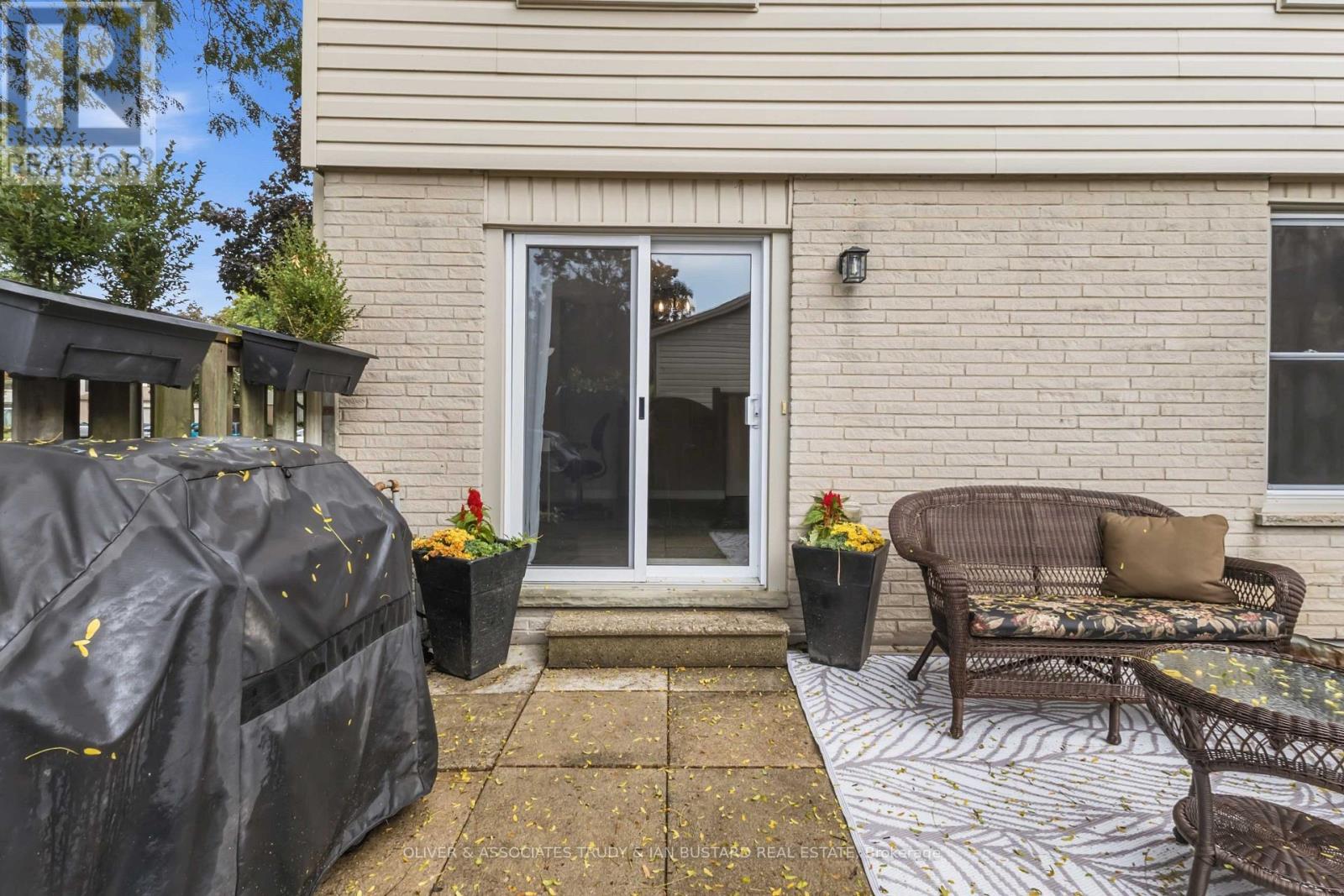 109 MCMASTER DRIVE E - 33