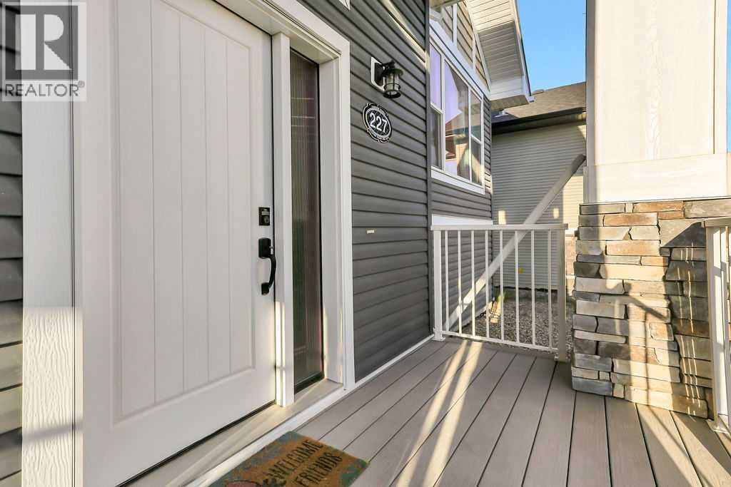 227 Livingston Close - 4