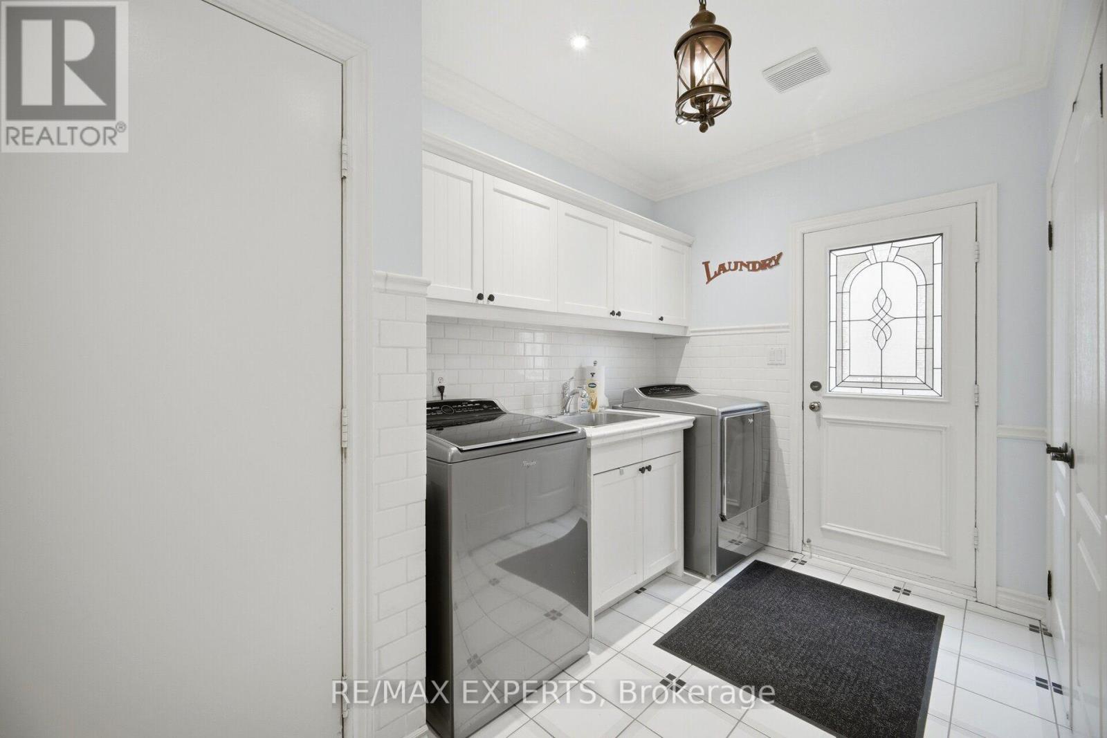 904 Damascus Court, Newmarket, ON photo 22