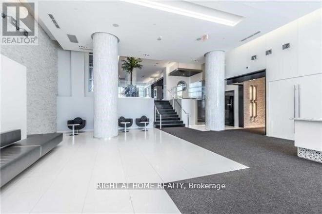 #1703 56 ANNIE CRAIG DRIVE - 13