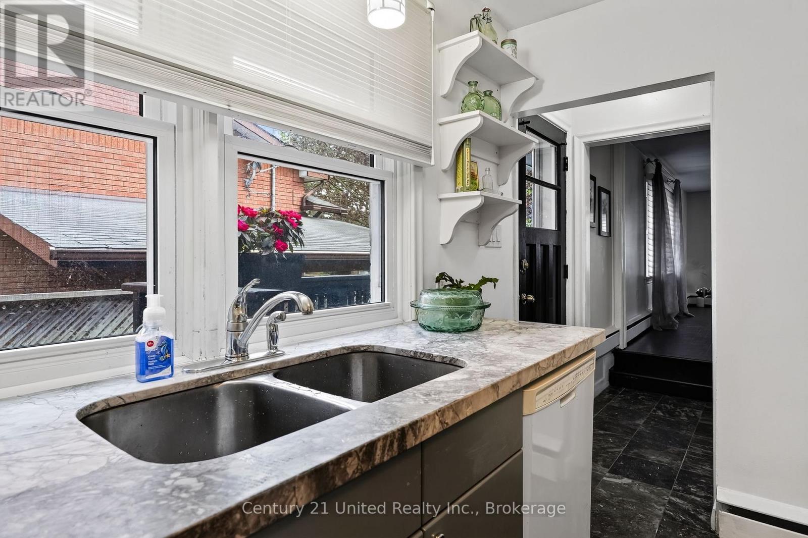 108 JAMES STREET E - Image 21