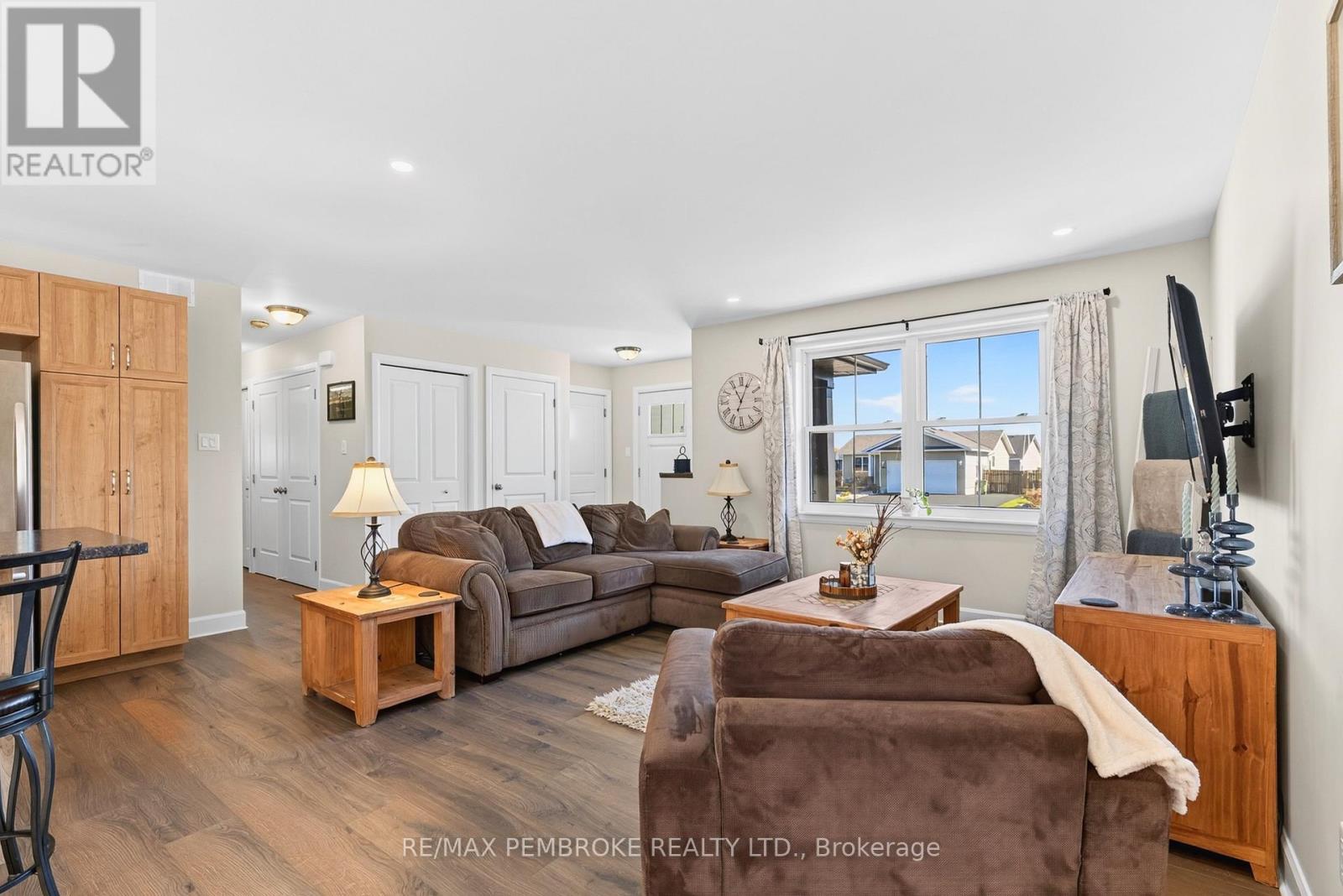 46 TERRANCE DRIVE - 10
