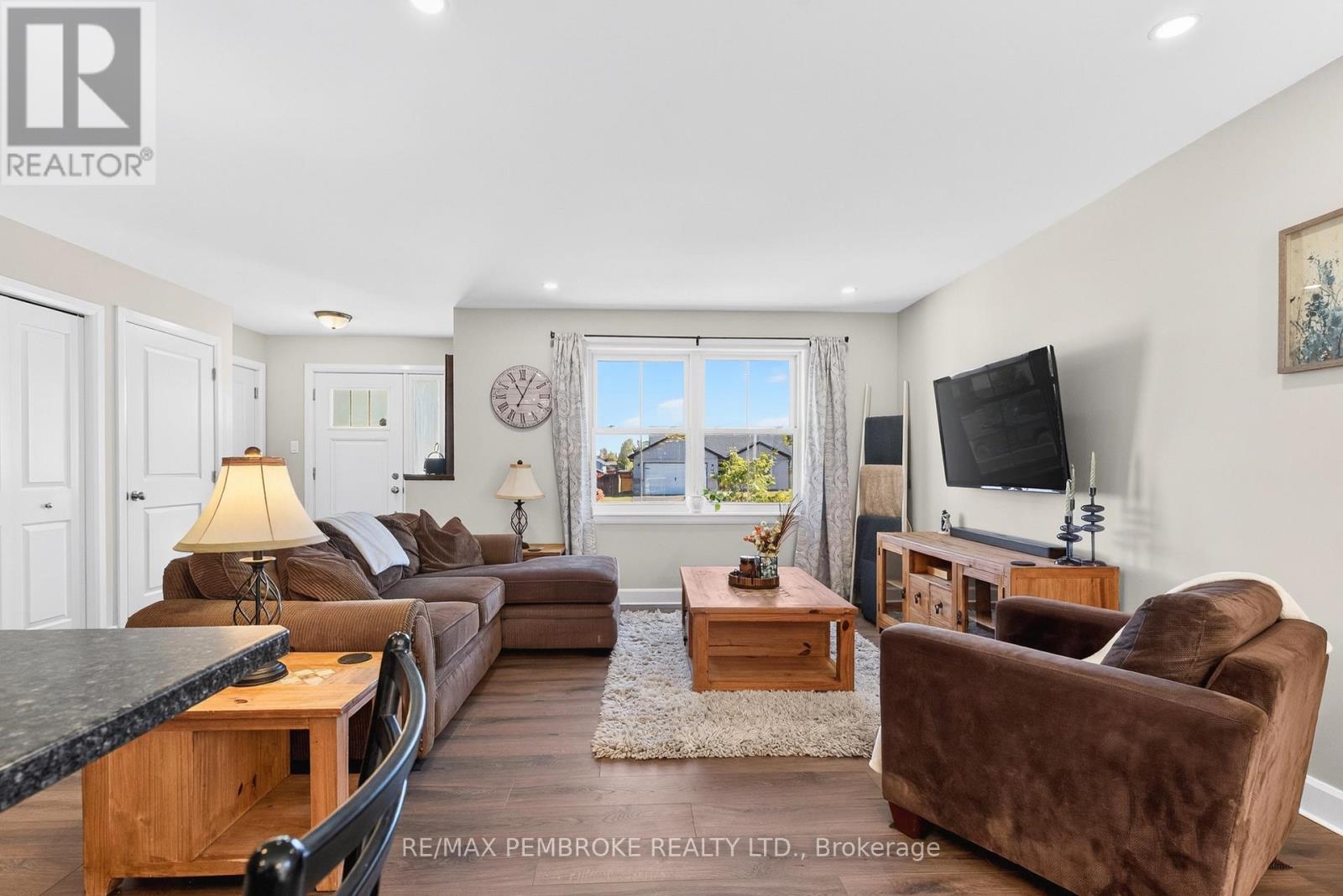 46 TERRANCE DRIVE - 11