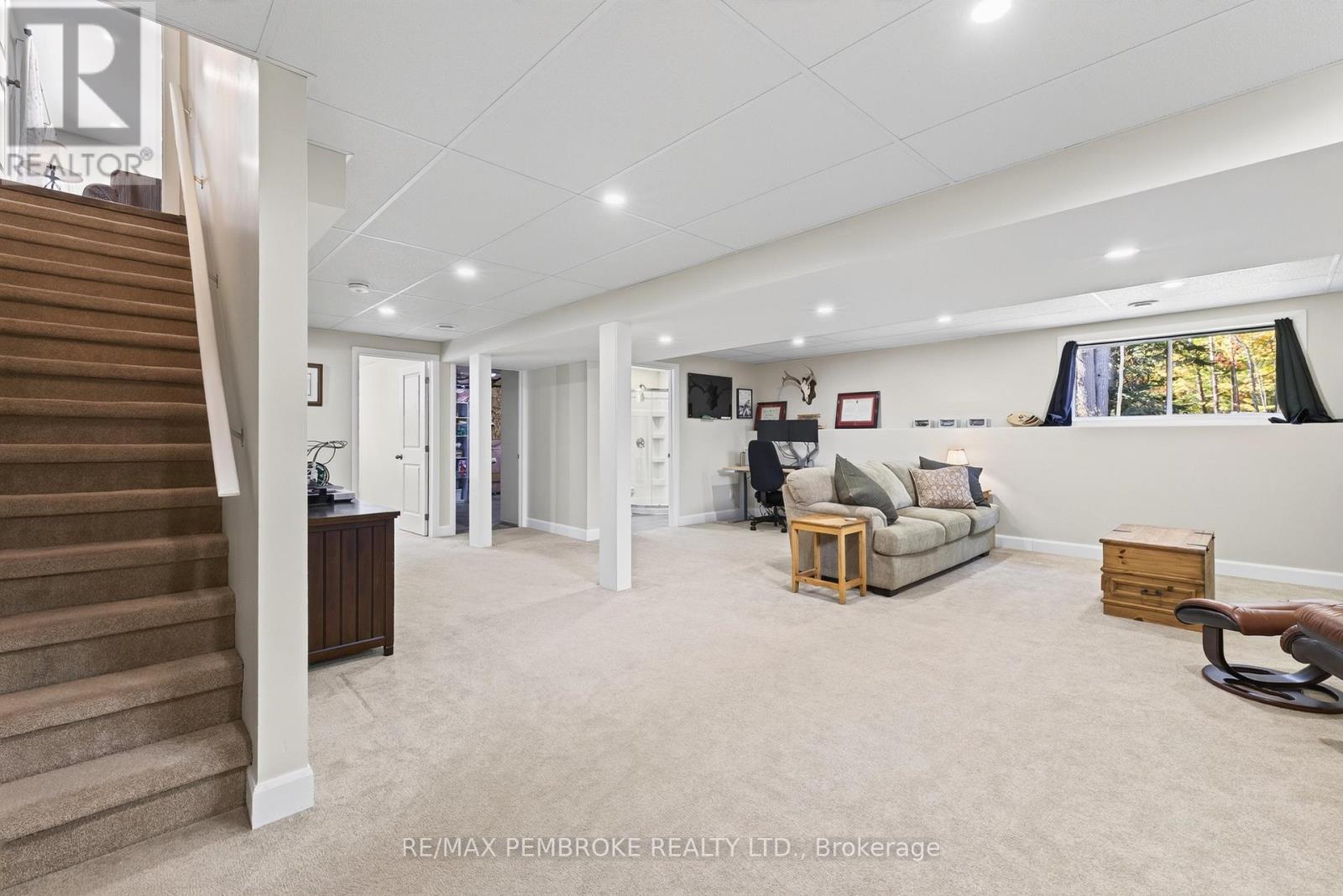 46 TERRANCE DRIVE - 38