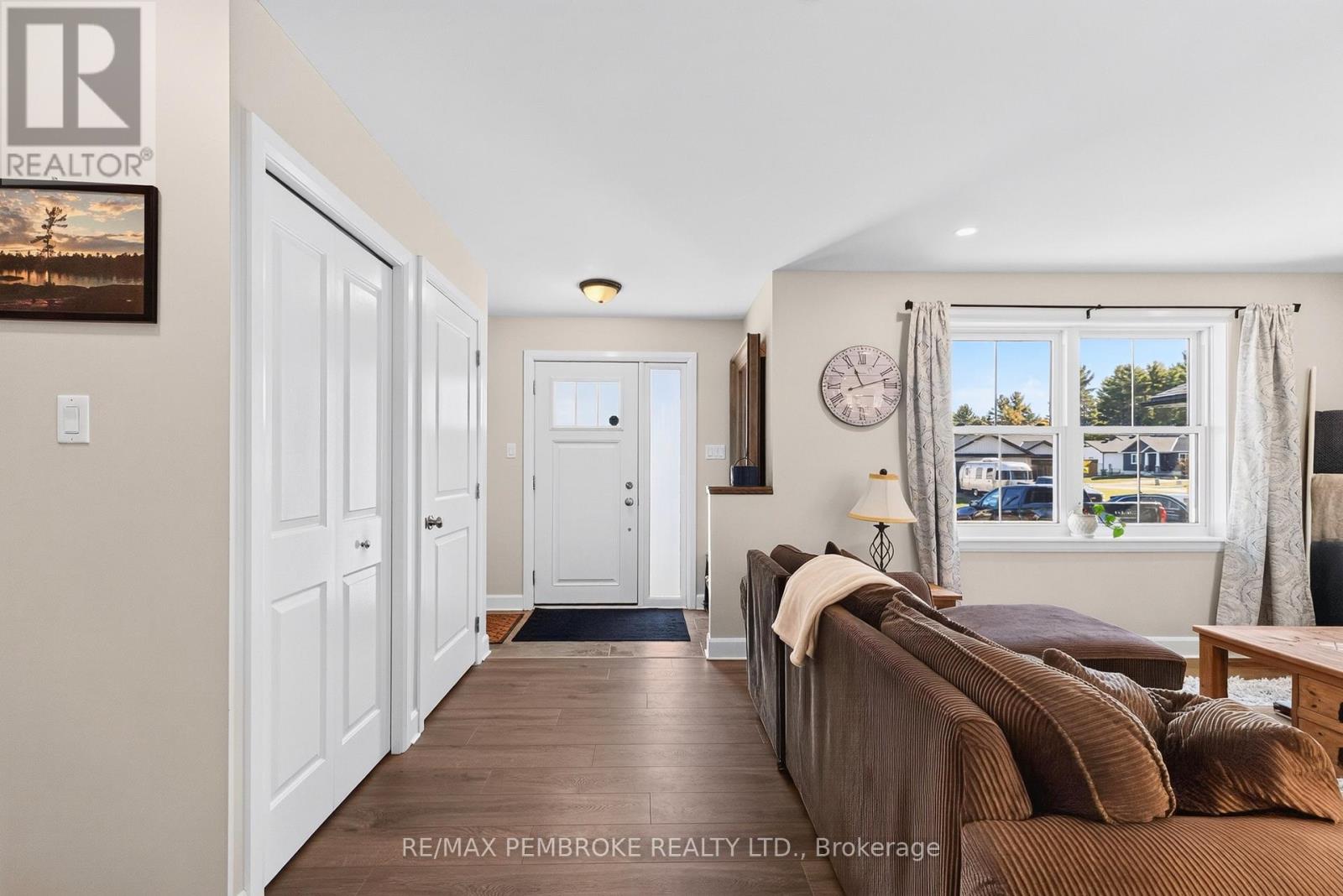 46 TERRANCE DRIVE - 8
