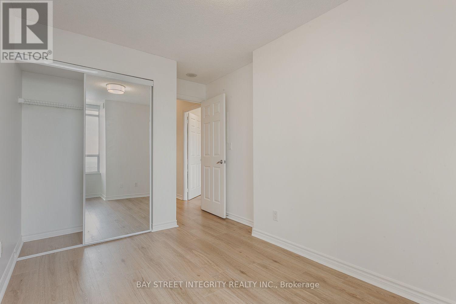 2328- 3888 Duke Of York Boulevard, Mississauga, ON photo 18