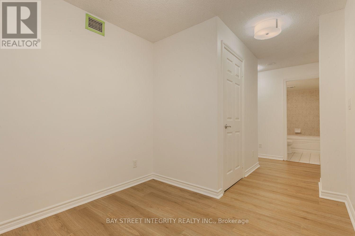 #2328 3888 DUKE OF YORK BOULEVARD - 22