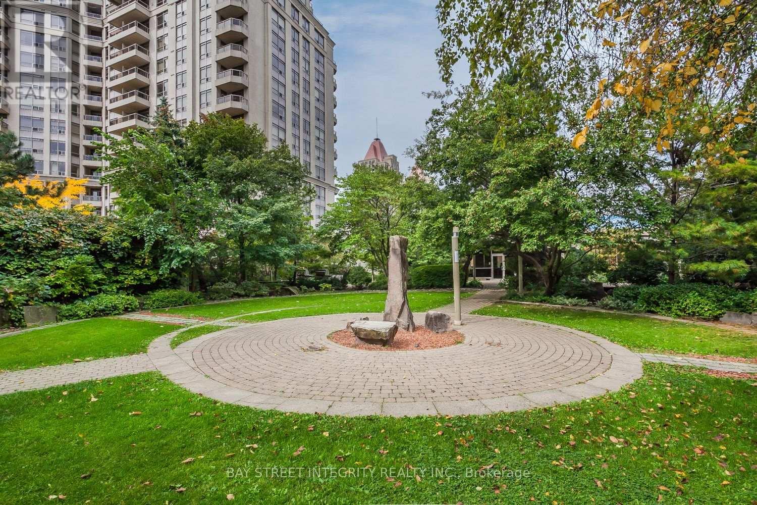 #2328 3888 DUKE OF YORK BOULEVARD - 44