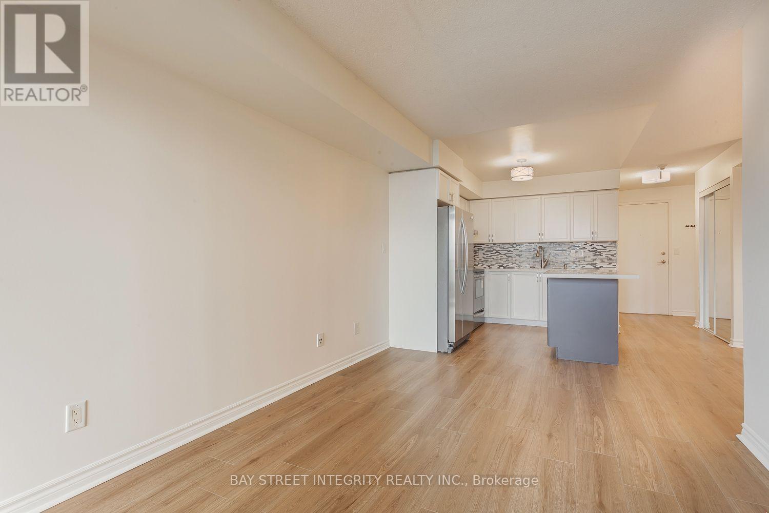 2328- 3888 Duke Of York Boulevard, Mississauga, ON photo 6