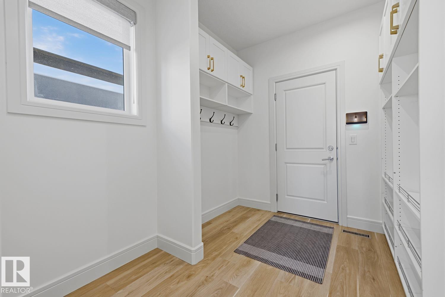 26 EXECUTIVE WAY - 18