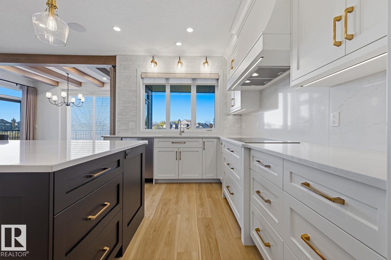 26 EXECUTIVE WAY - 14